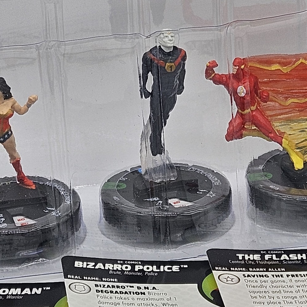 Lot of 5 DC HeroClix Flashpoint Figures with Cards - The Bat, Wonder Woman, The - Picture 5 of 6